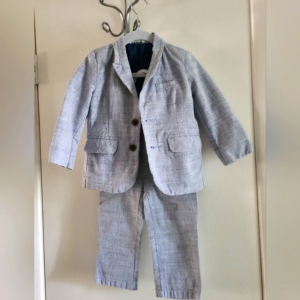**Sold Elsewhere** Cat and Jack Suit 18M boy